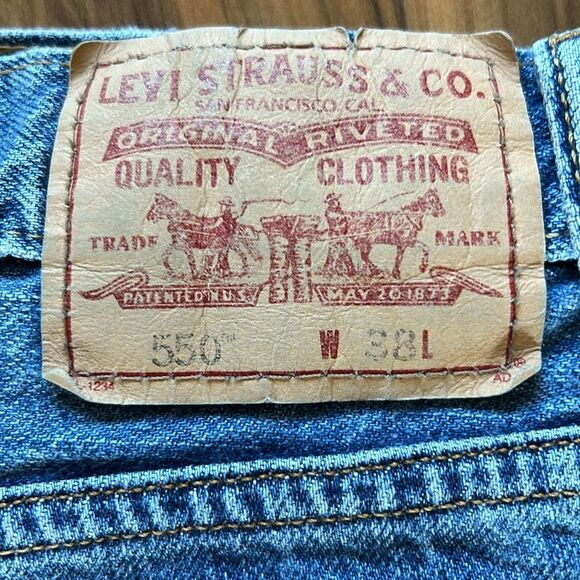 Levi's Men's 550 Relaxed Fit Jean Shorts - Picture 2 of 6